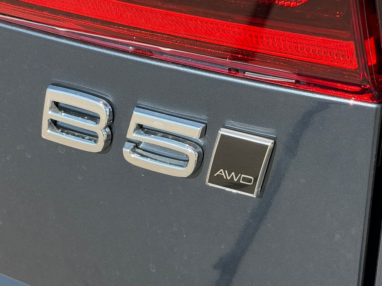 New 2027 Volvo XC60 B5 Plus AWD/4WD image 5