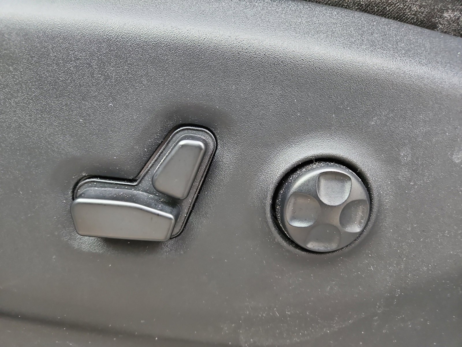 Used 2024 Chrysler Pacifica Touring-L image 21