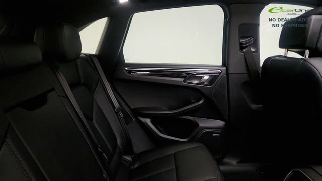 Used 2024 Porsche Macan S AWD/4WD image 38