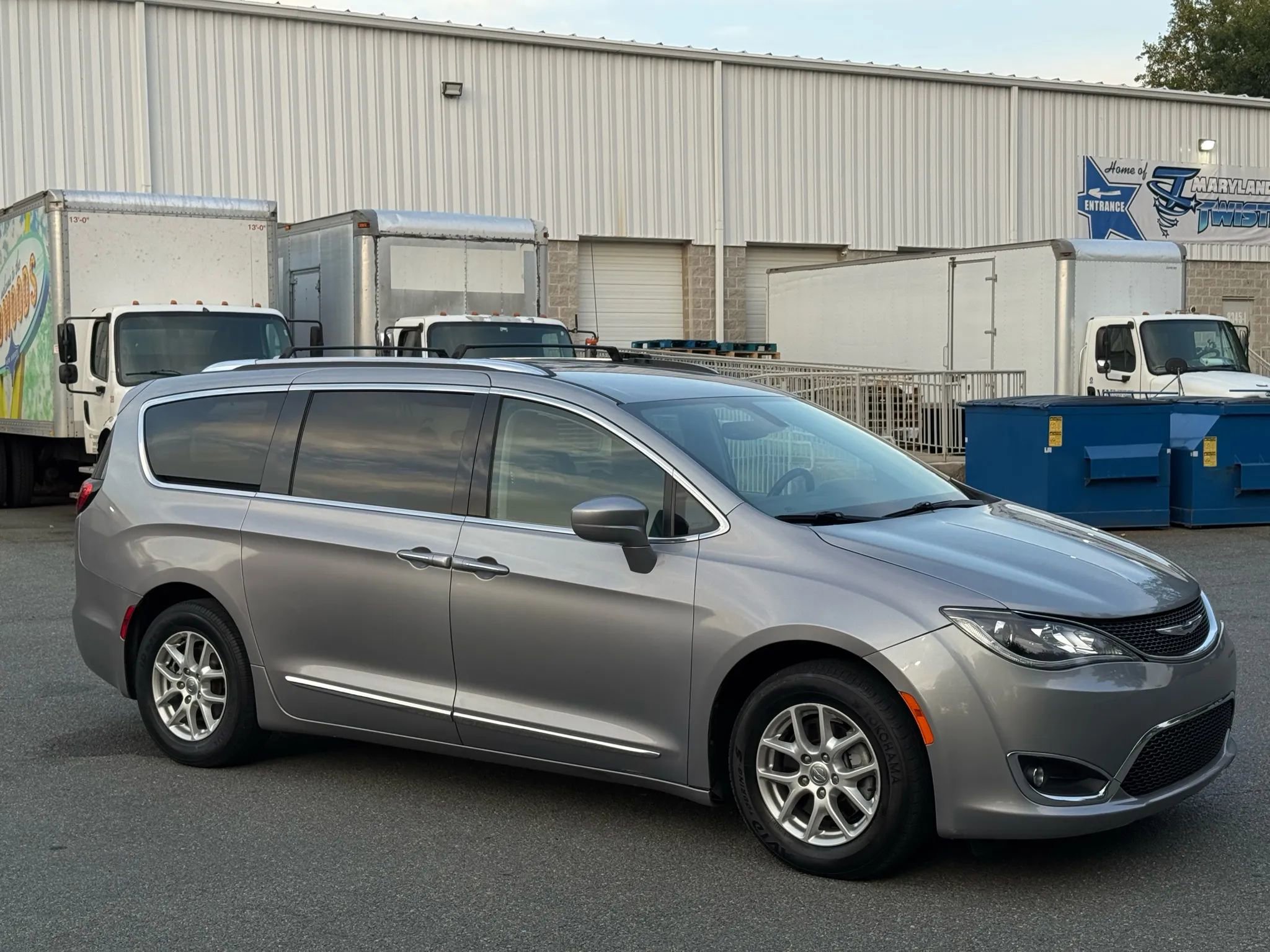 Used 2020 Chrysler Pacifica Touring-L image 6