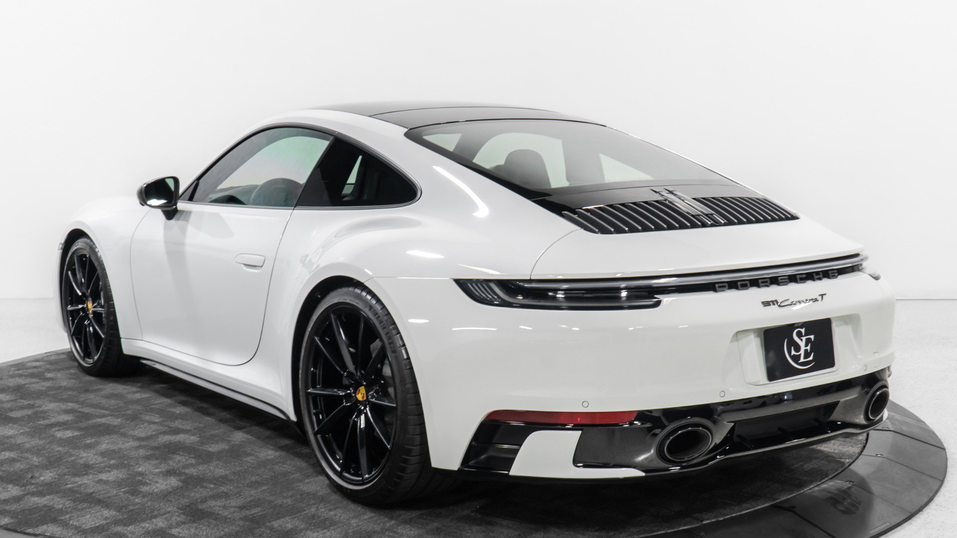 Used 2024 Porsche 911 Carrera T image 4