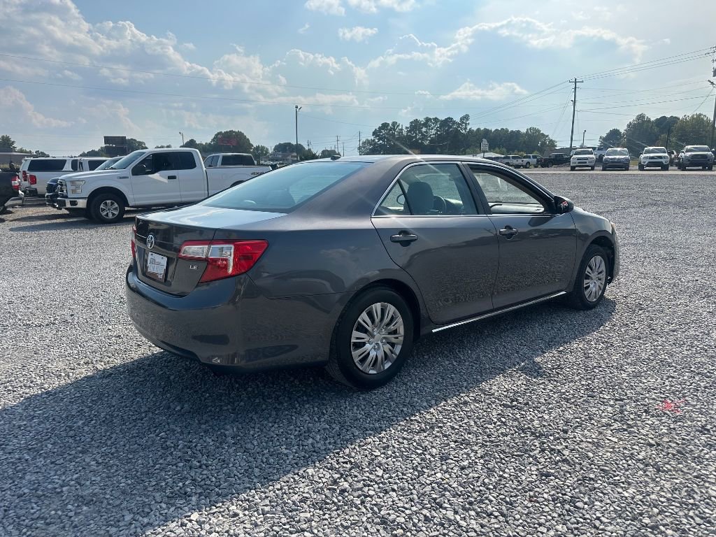 Used 2014 Toyota Camry LE image 4