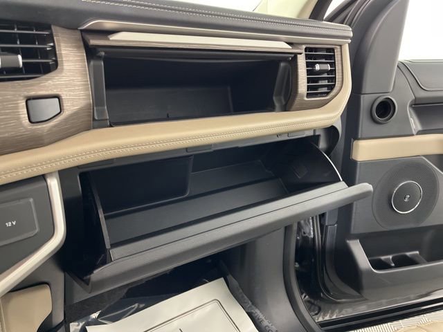 Used 2023 Ford Expedition Limited image 42
