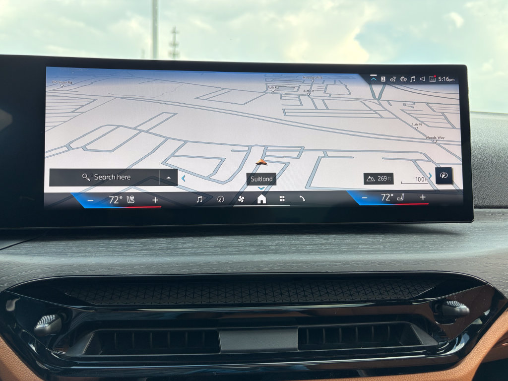 New 2026 BMW 330i xDrive Sedan w/ Premium Package AWD/4WD image 18