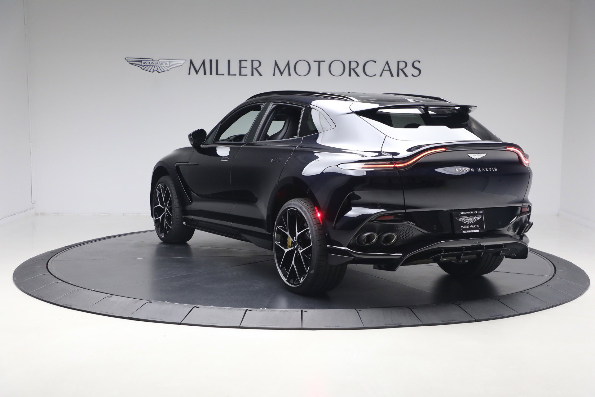 New 2026 Aston Martin DBX 707 image 4