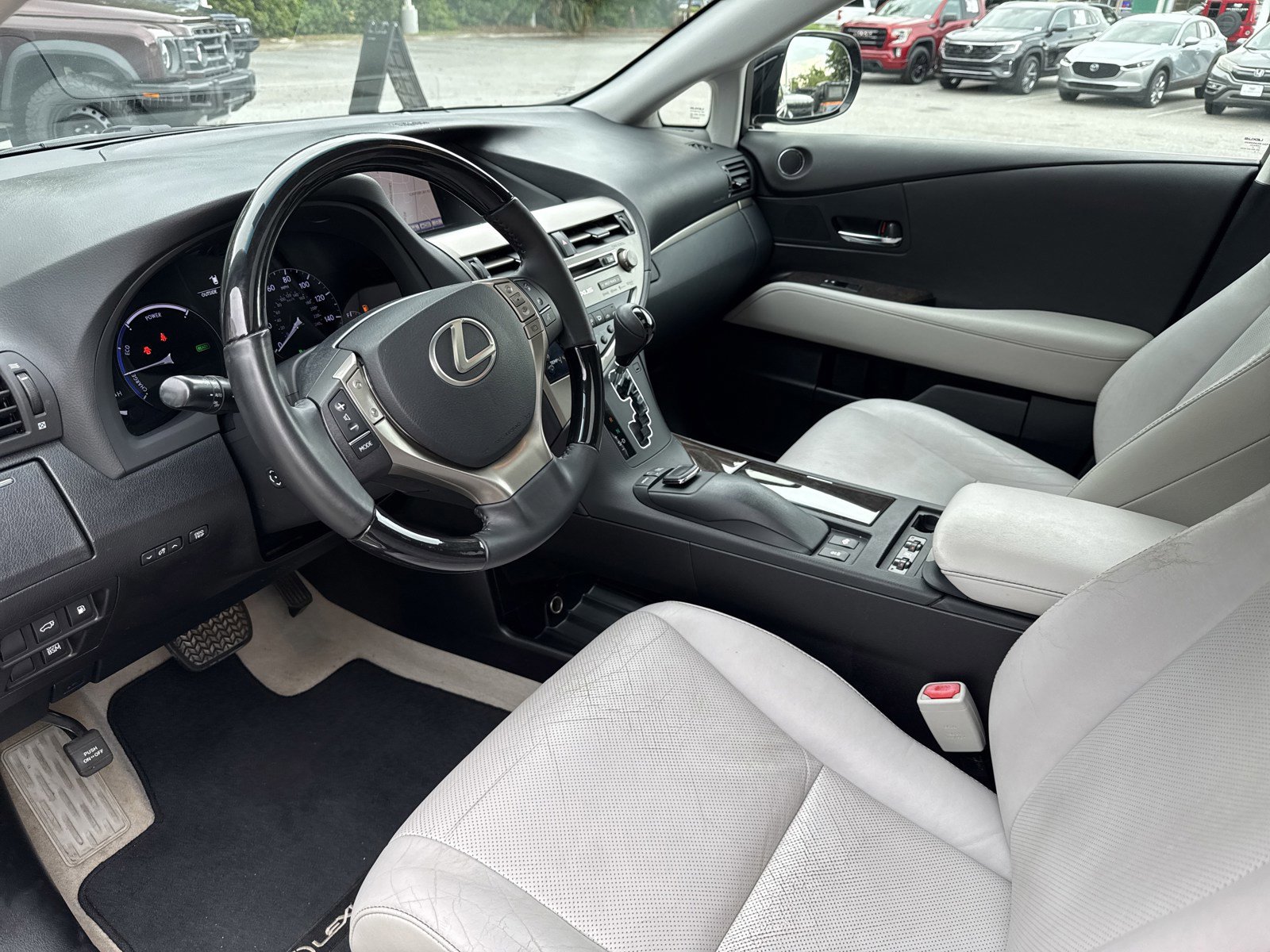 Used 2015 Lexus RX 450h FWD image 16