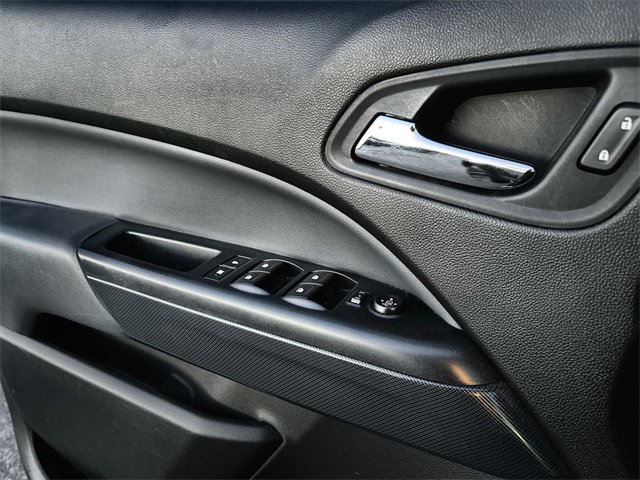 Used 2016 Chevrolet Colorado Z71 w/ Z71 Midnight Edition image 14