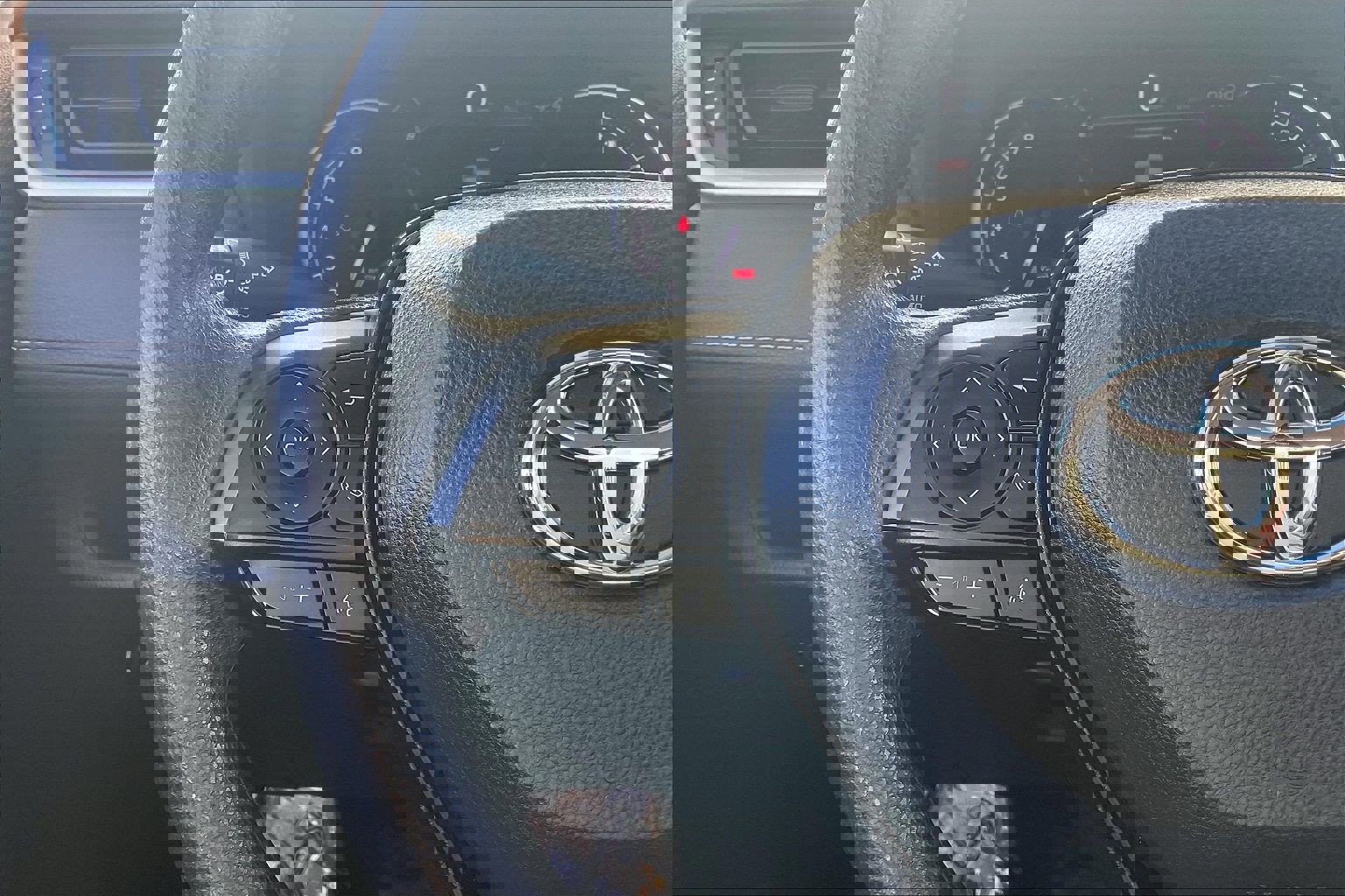 Used 2024 Toyota RAV4 XLE image 23