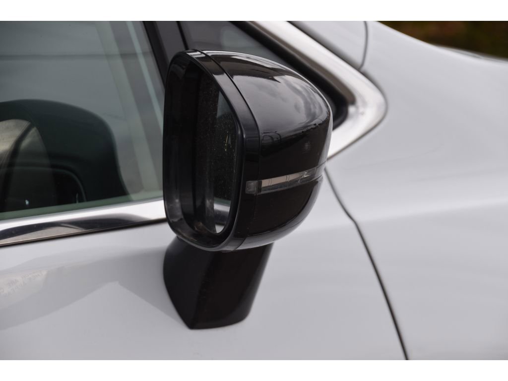 Used 2024 Chrysler Pacifica Touring-L image 29