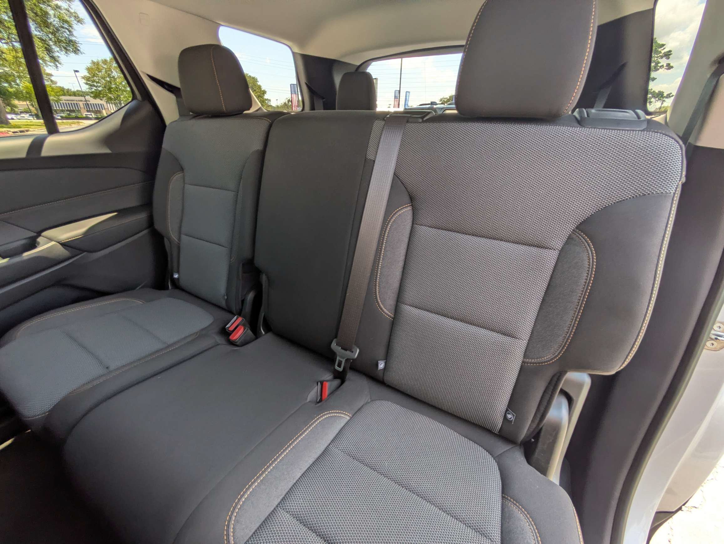 Used 2021 Chevrolet Traverse LS FWD image 9