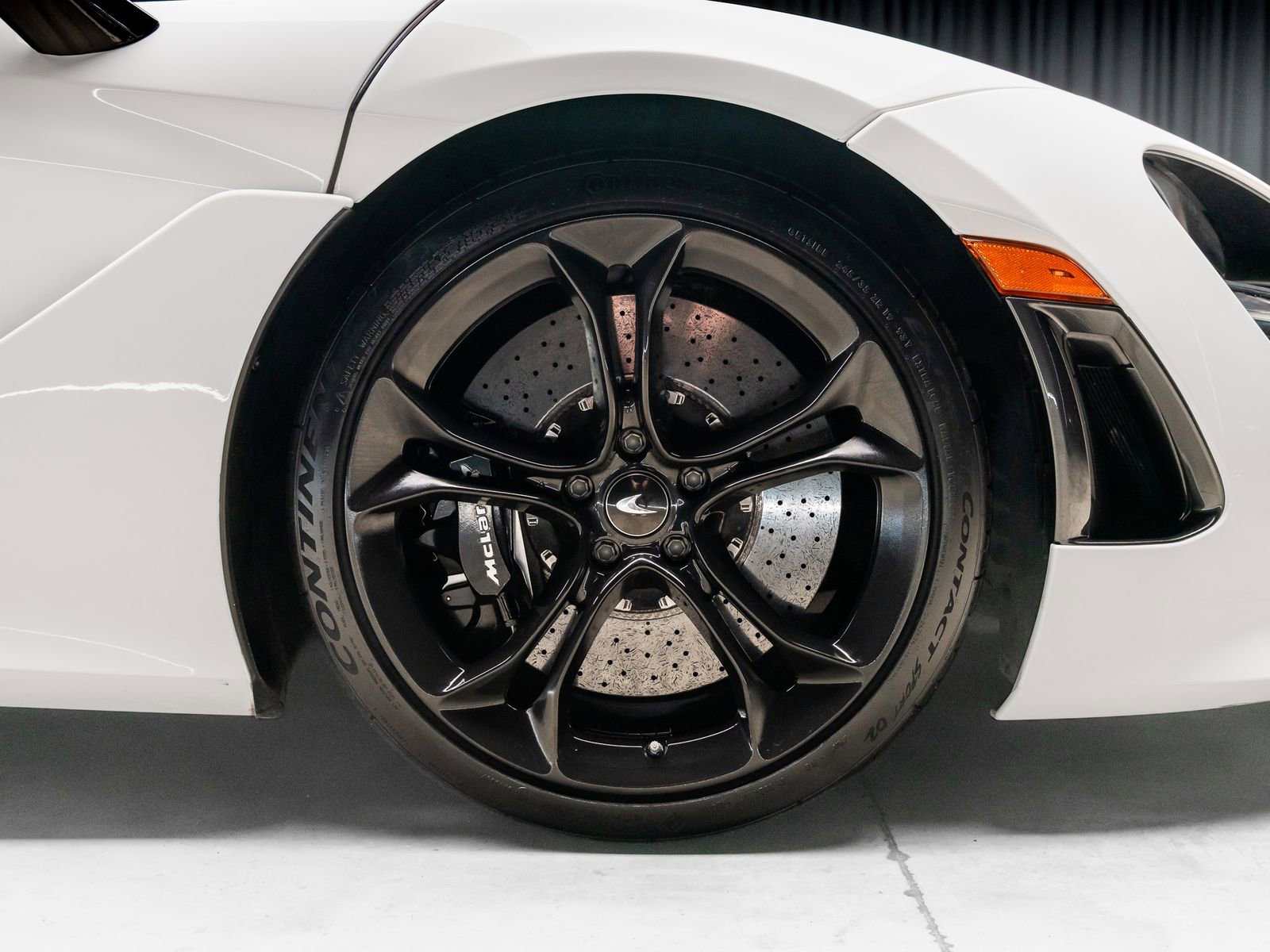 Used 2019 McLaren 720S Performance RWD image 29