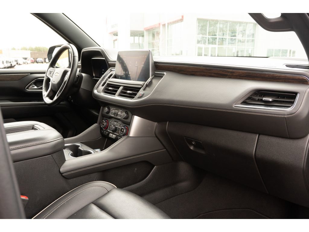 Used 2024 Chevrolet Suburban Premier AWD/4WD image 18