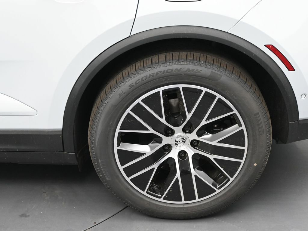 New 2026 Porsche Macan Electric RWD image 13