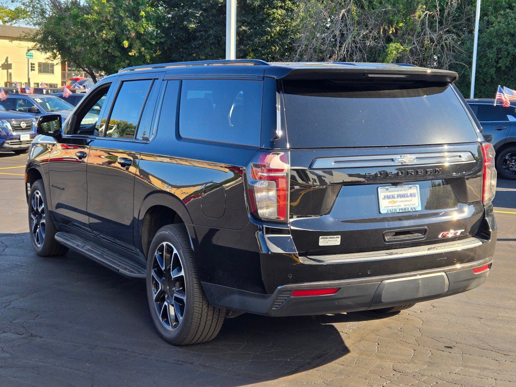 Certified 2021 Chevrolet Suburban RST w/ Luxury Package AWD/4WD image 18