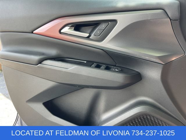 Used 2024 Chevrolet Equinox EV RS FWD image 21
