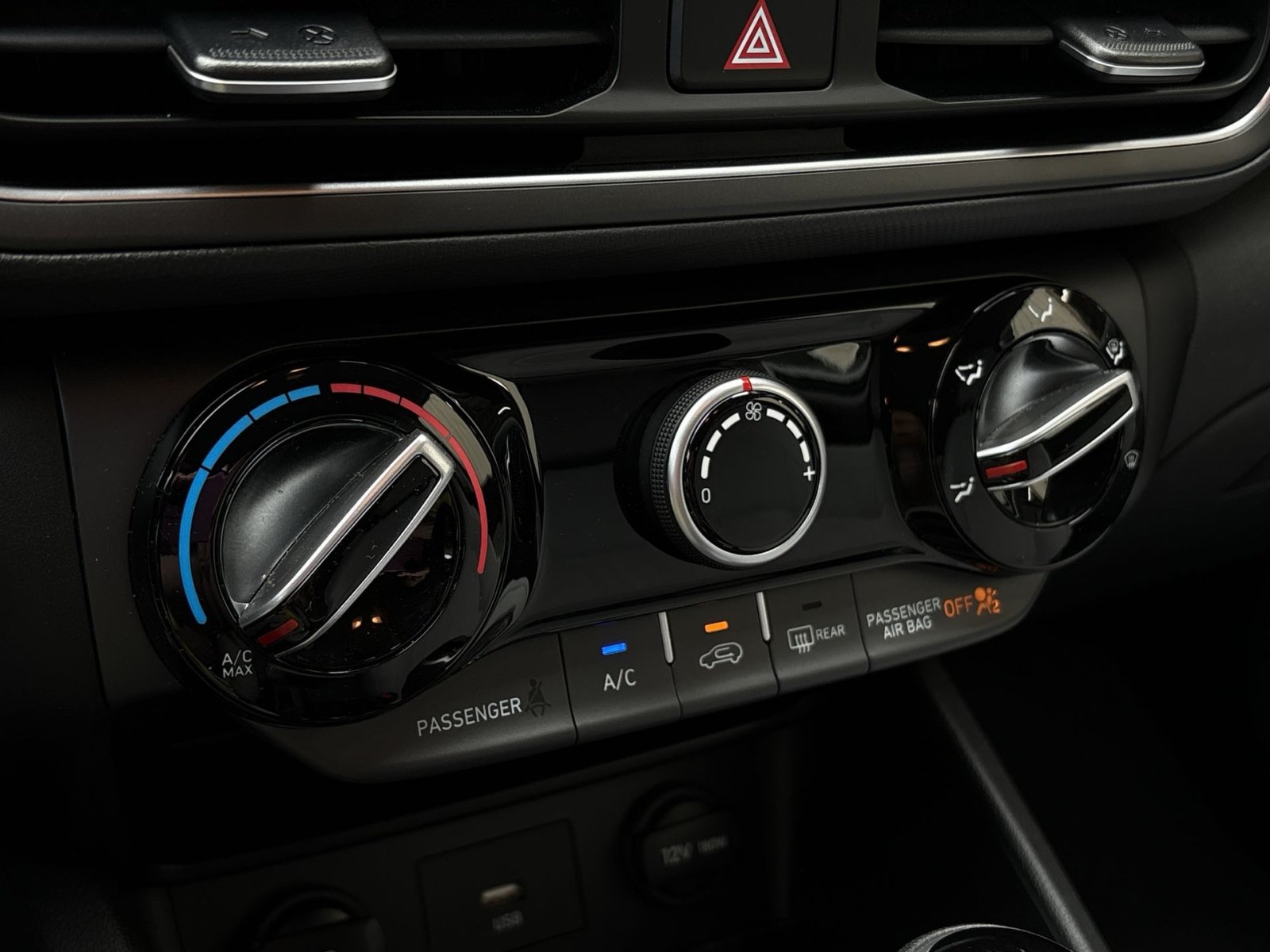 Certified 2023 Hyundai Kona SEL AWD/4WD image 20