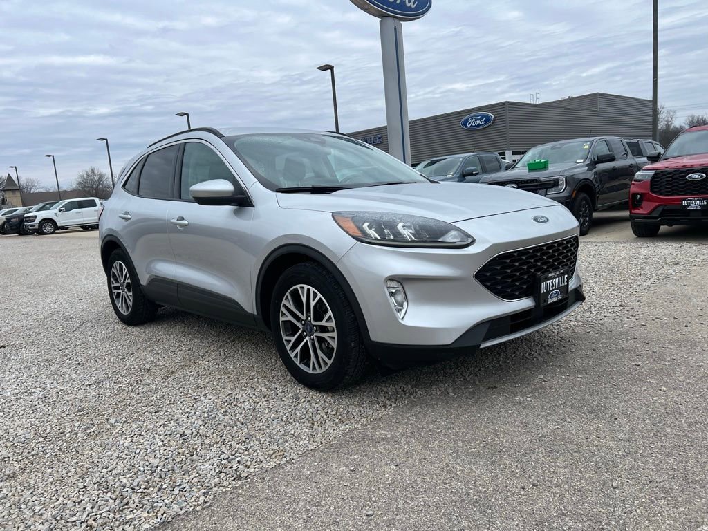 Used 2020 Ford Escape SEL image 2