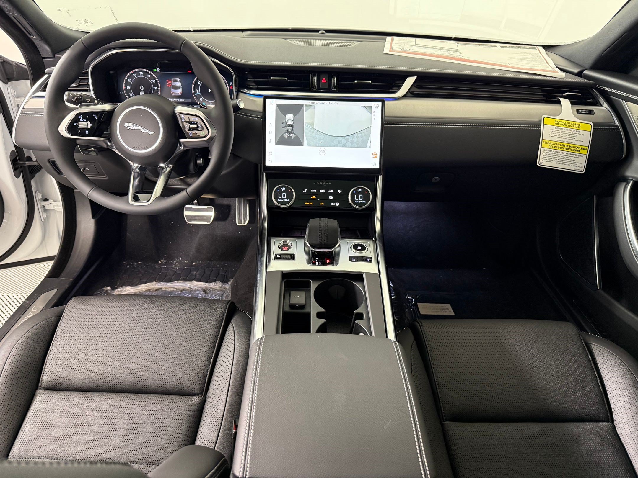 Used 2024 Jaguar XF R-Dynamic SE AWD/4WD image 15