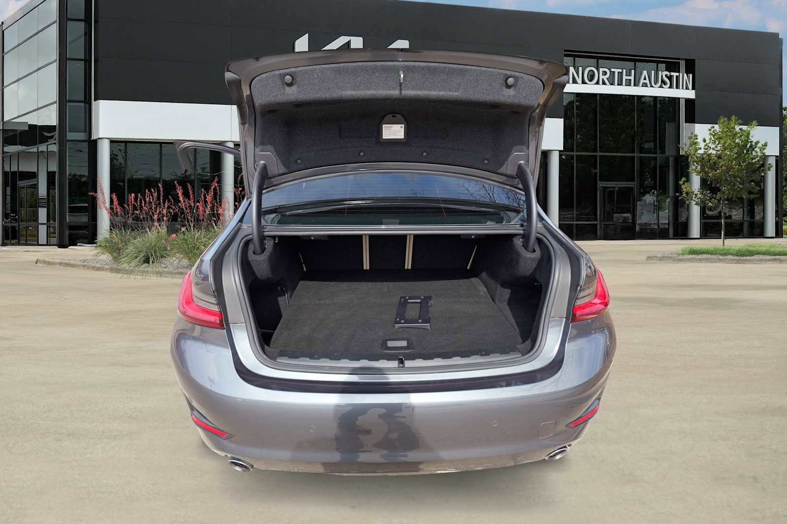 Used 2022 BMW 330e w/ Driving Assistance Package image 27