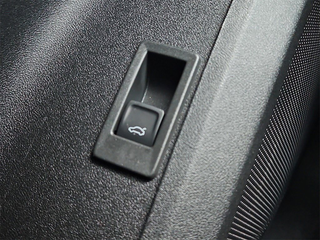 New 2025 Audi Q5 Premium Plus image 16