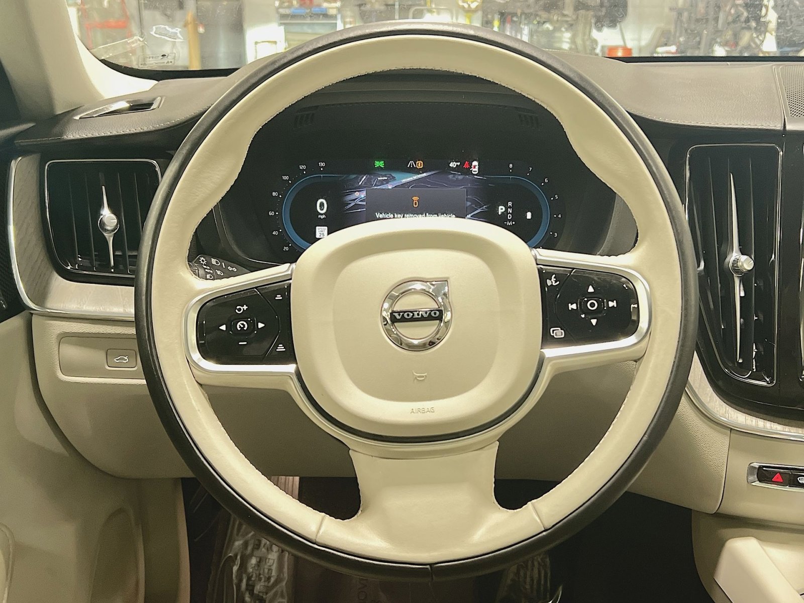 Certified 2023 Volvo XC60 B6 Ultimate w/ Protection Package Premier image 16