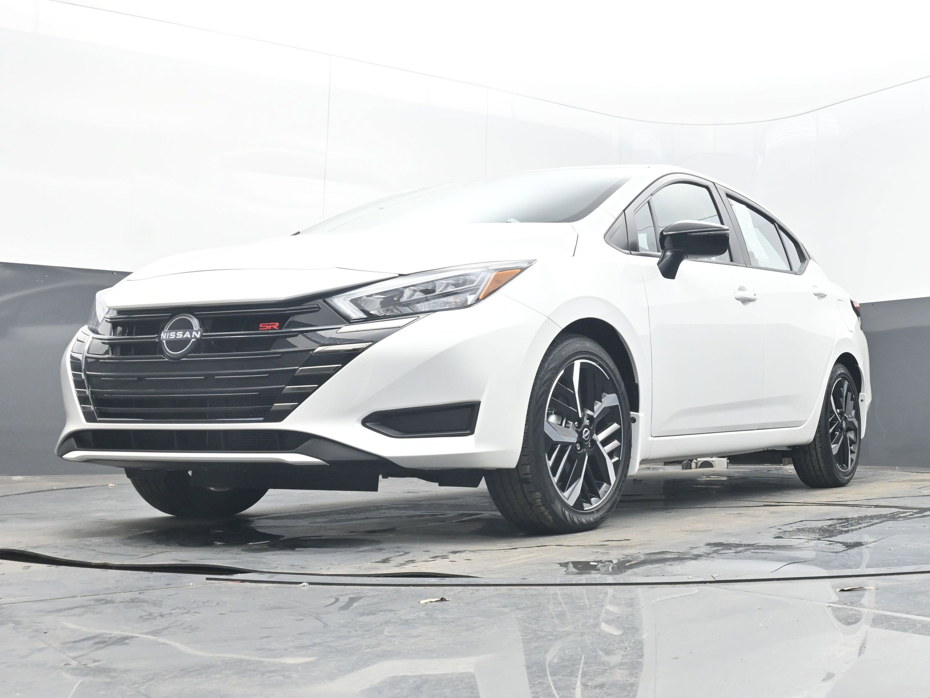 Certified 2025 Nissan Versa SR w/ Trunk Package image 25