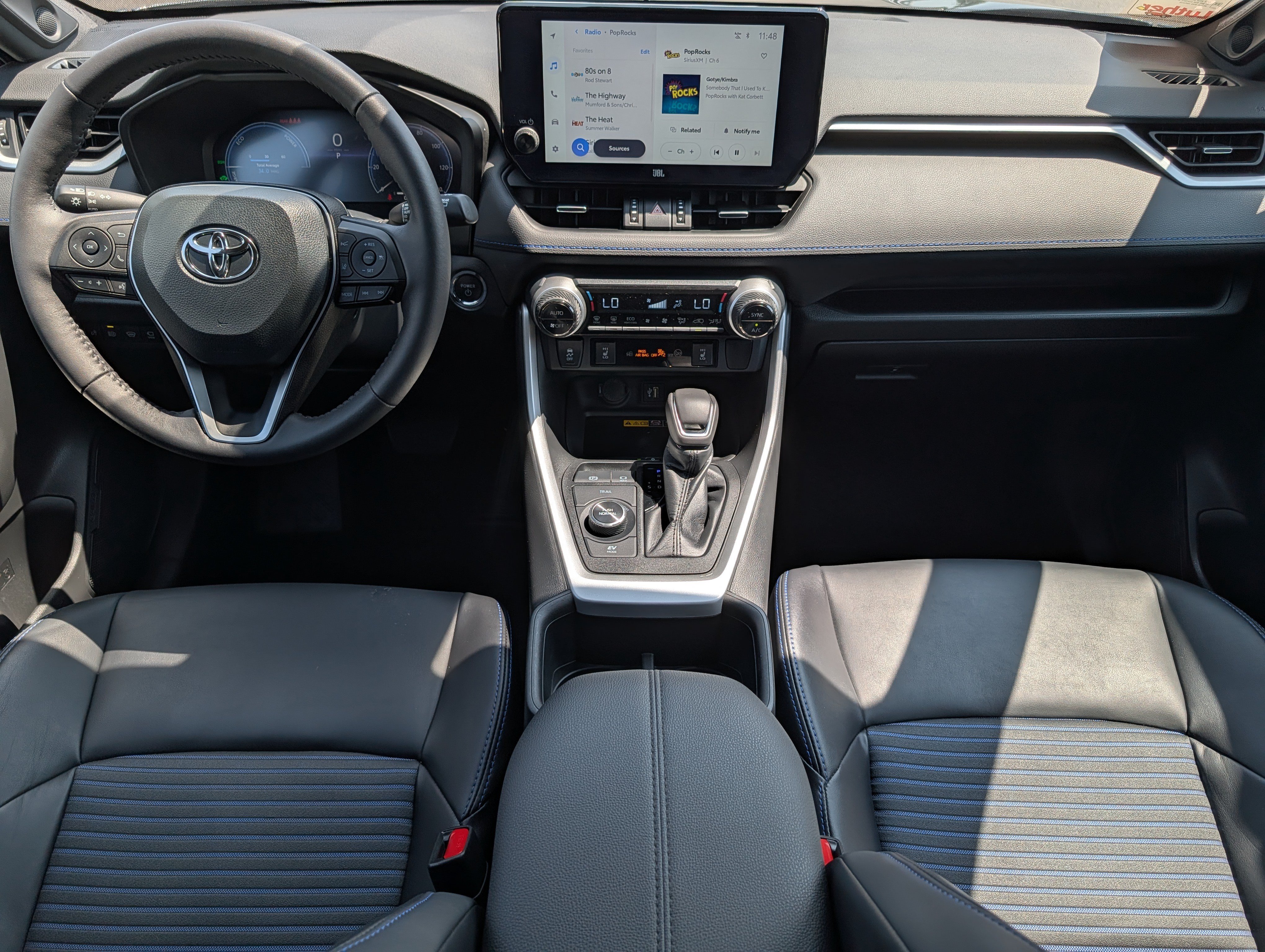 Used 2023 Toyota RAV4 XSE AWD/4WD image 10