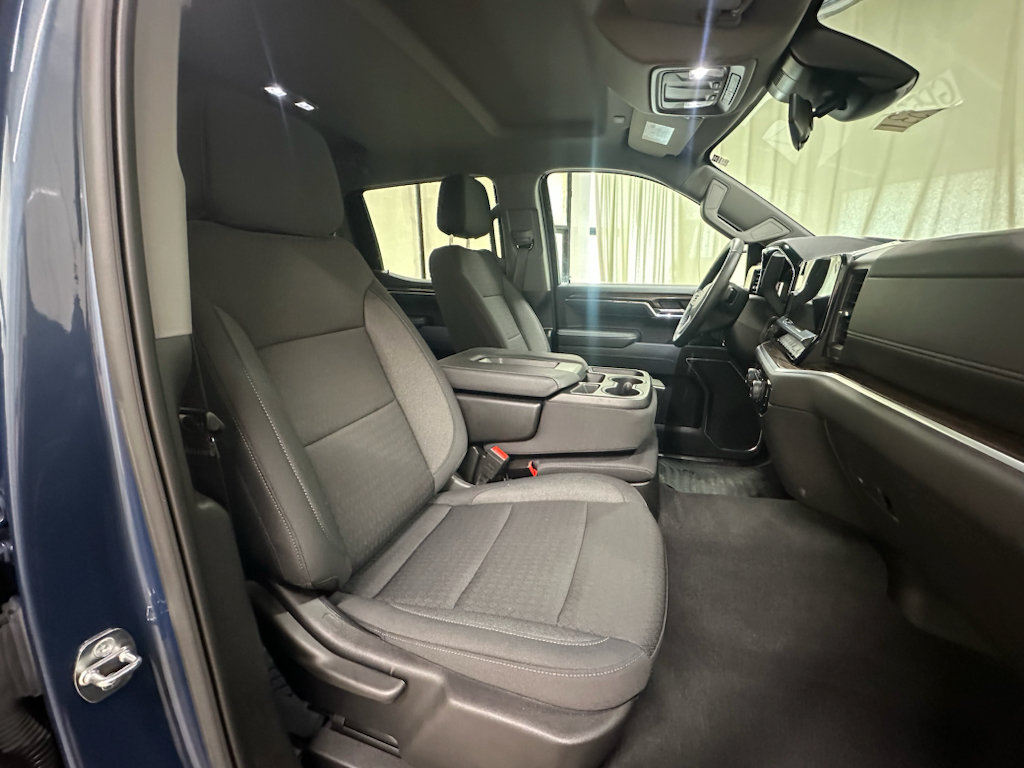 Used 2024 Chevrolet Silverado 1500 LT AWD/4WD image 15