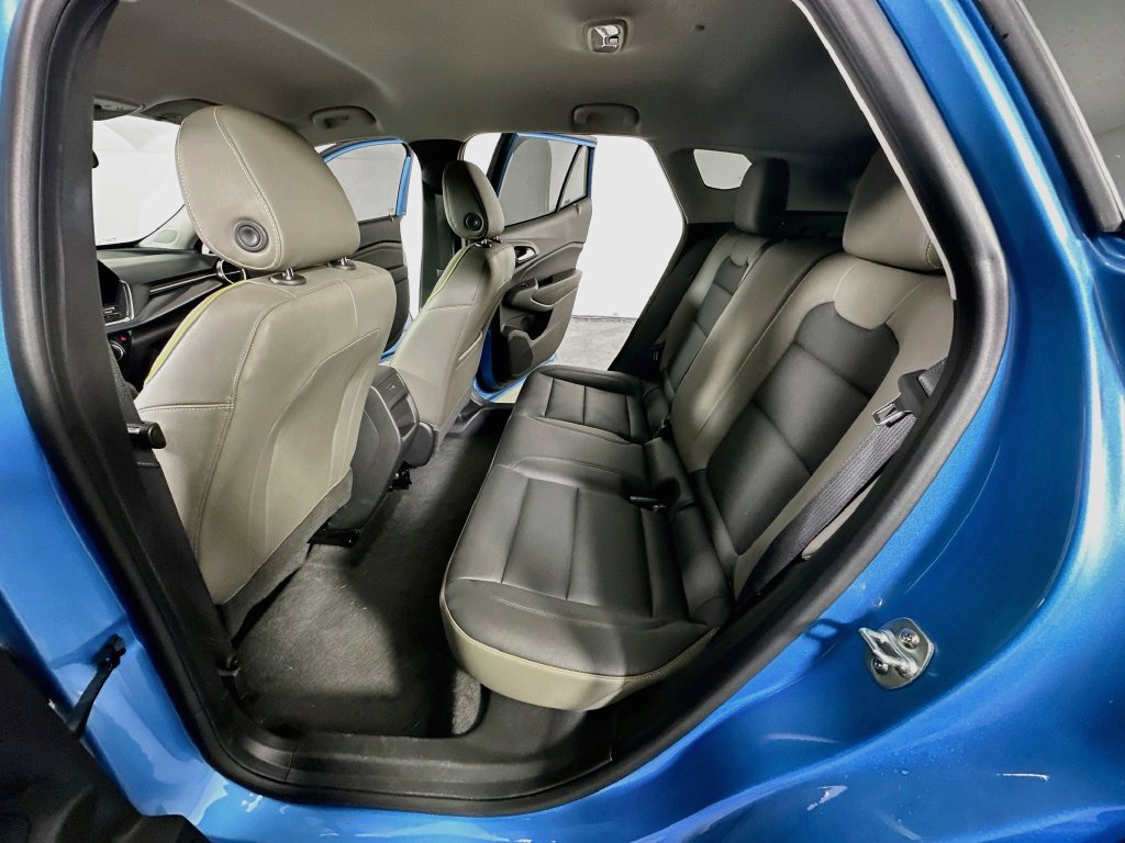 Used 2025 Chevrolet Trax ACTIV FWD image 15