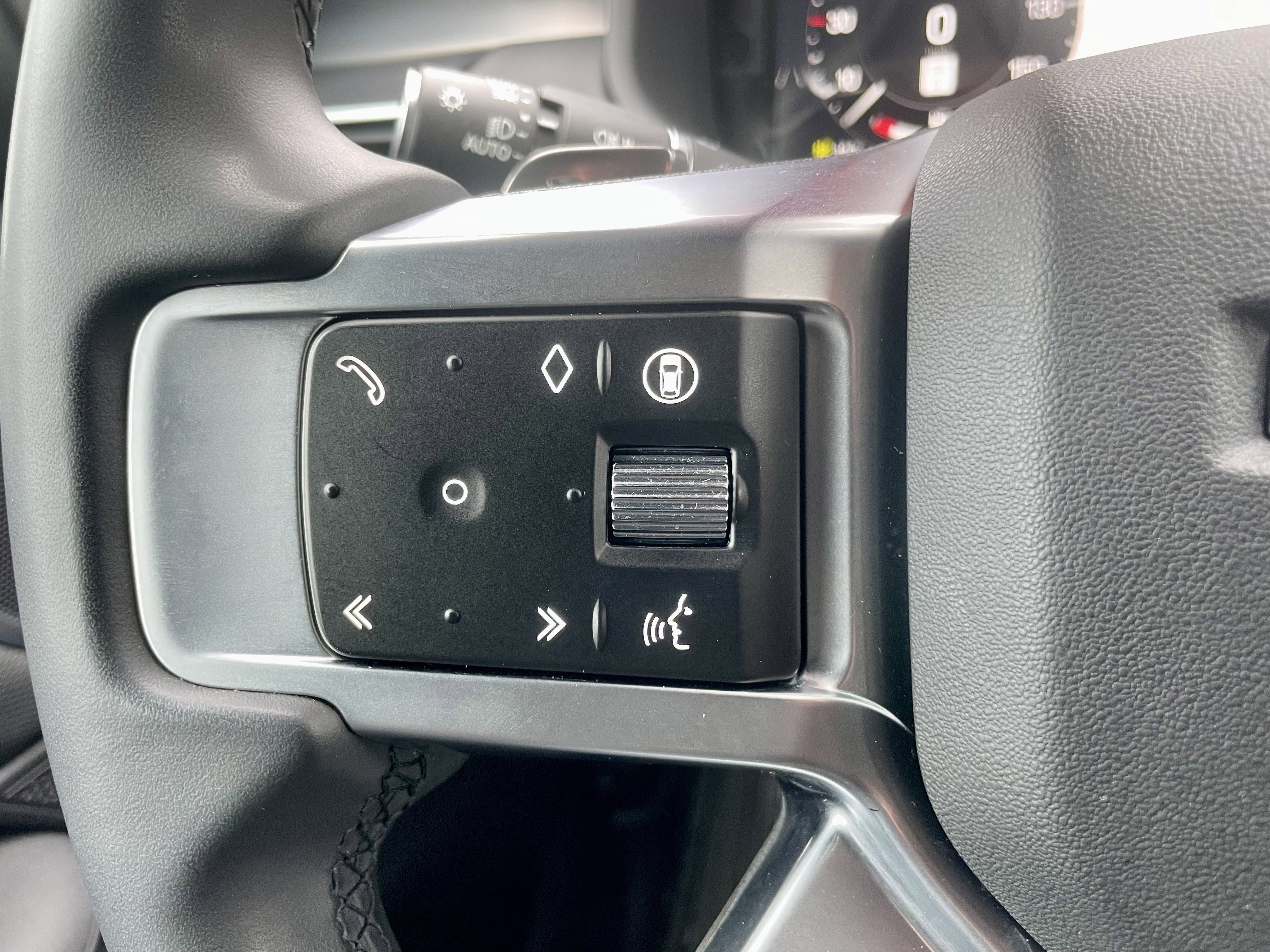 Certified 2024 Land Rover Discovery Dynamic SE image 23