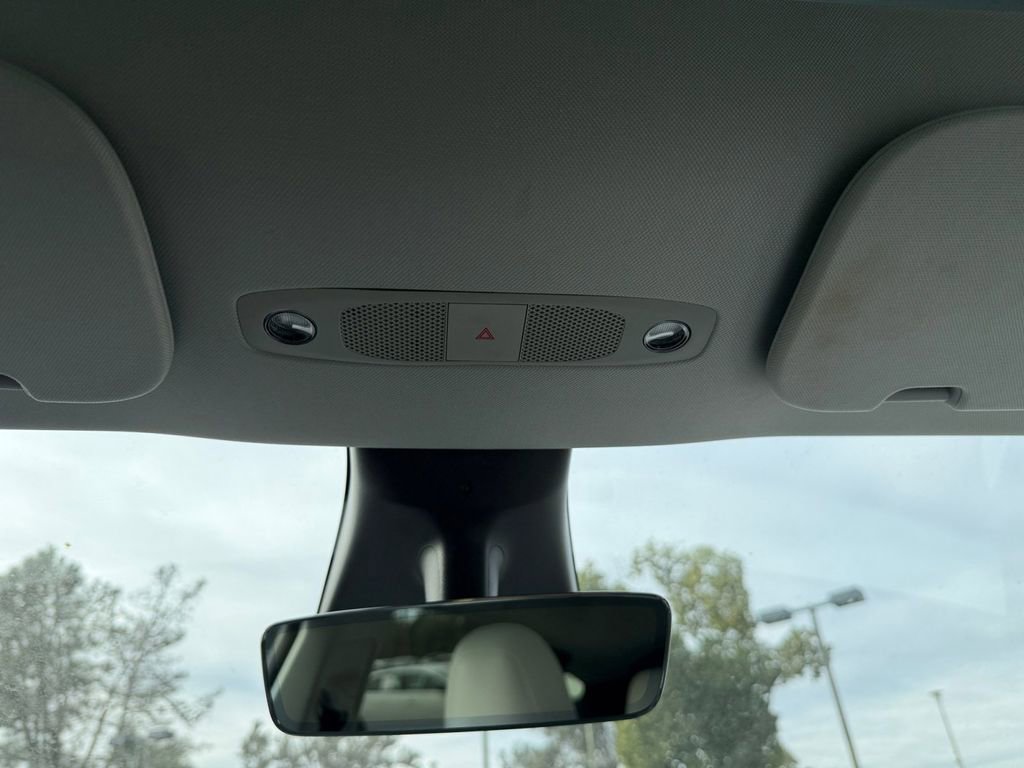 Used 2020 Tesla Model Y Long Range image 24