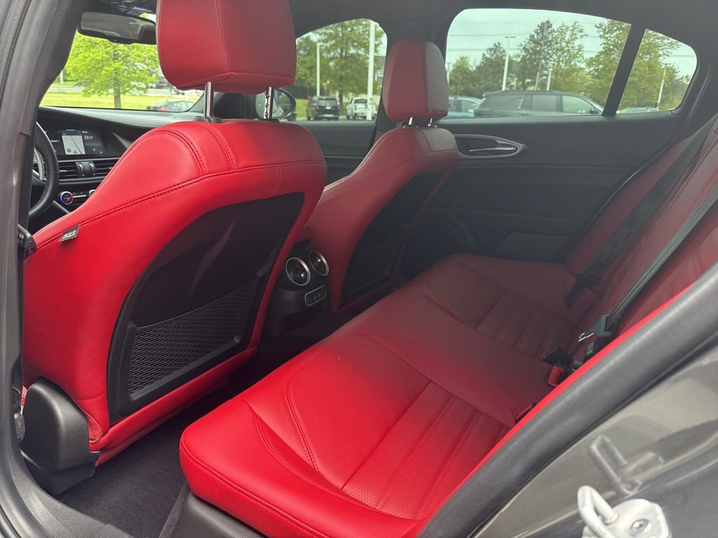 Used 2024 Alfa Romeo Giulia Veloce AWD/4WD image 8