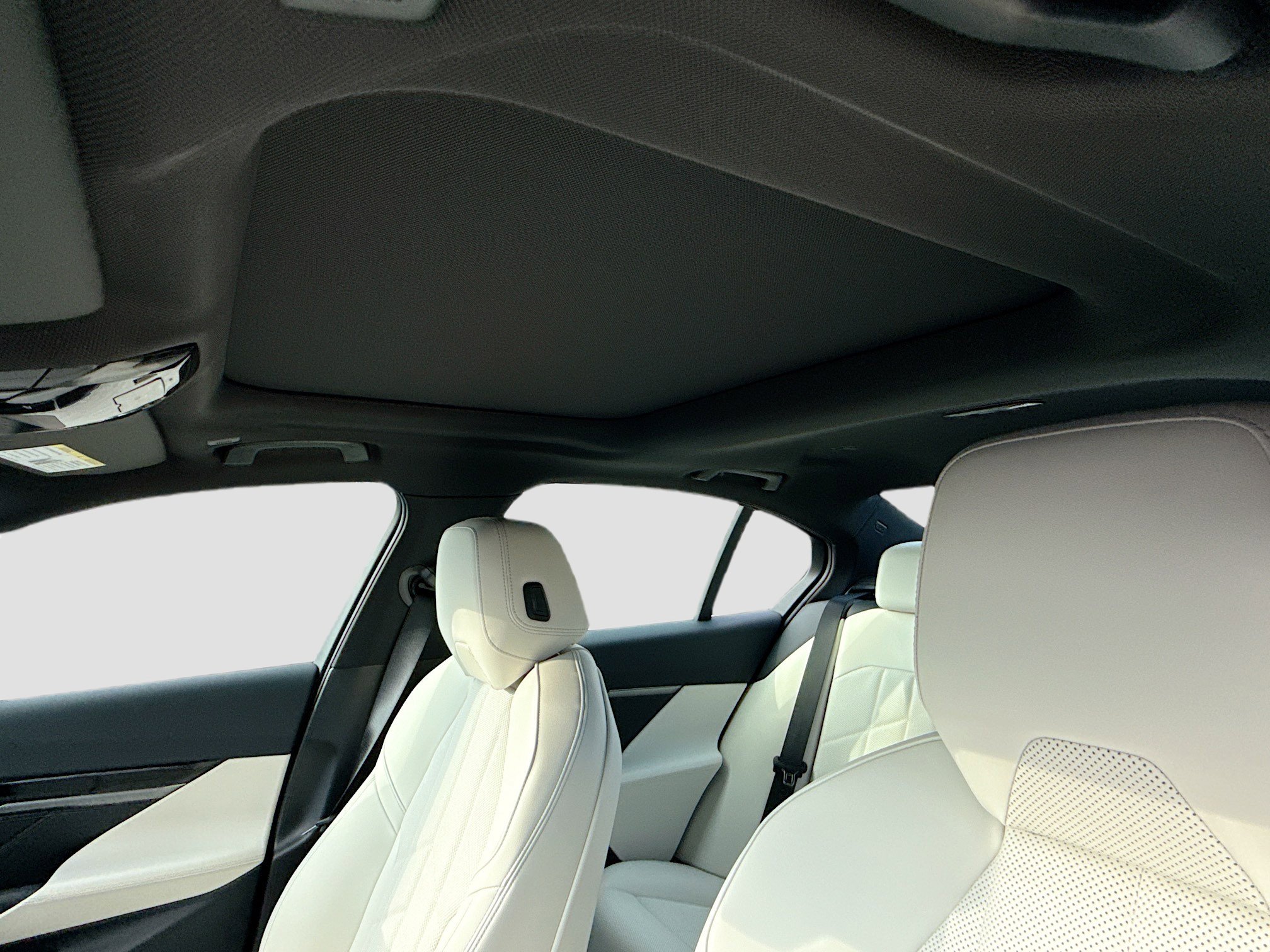 New 2026 BMW 530i w/ Convenience Package image 28