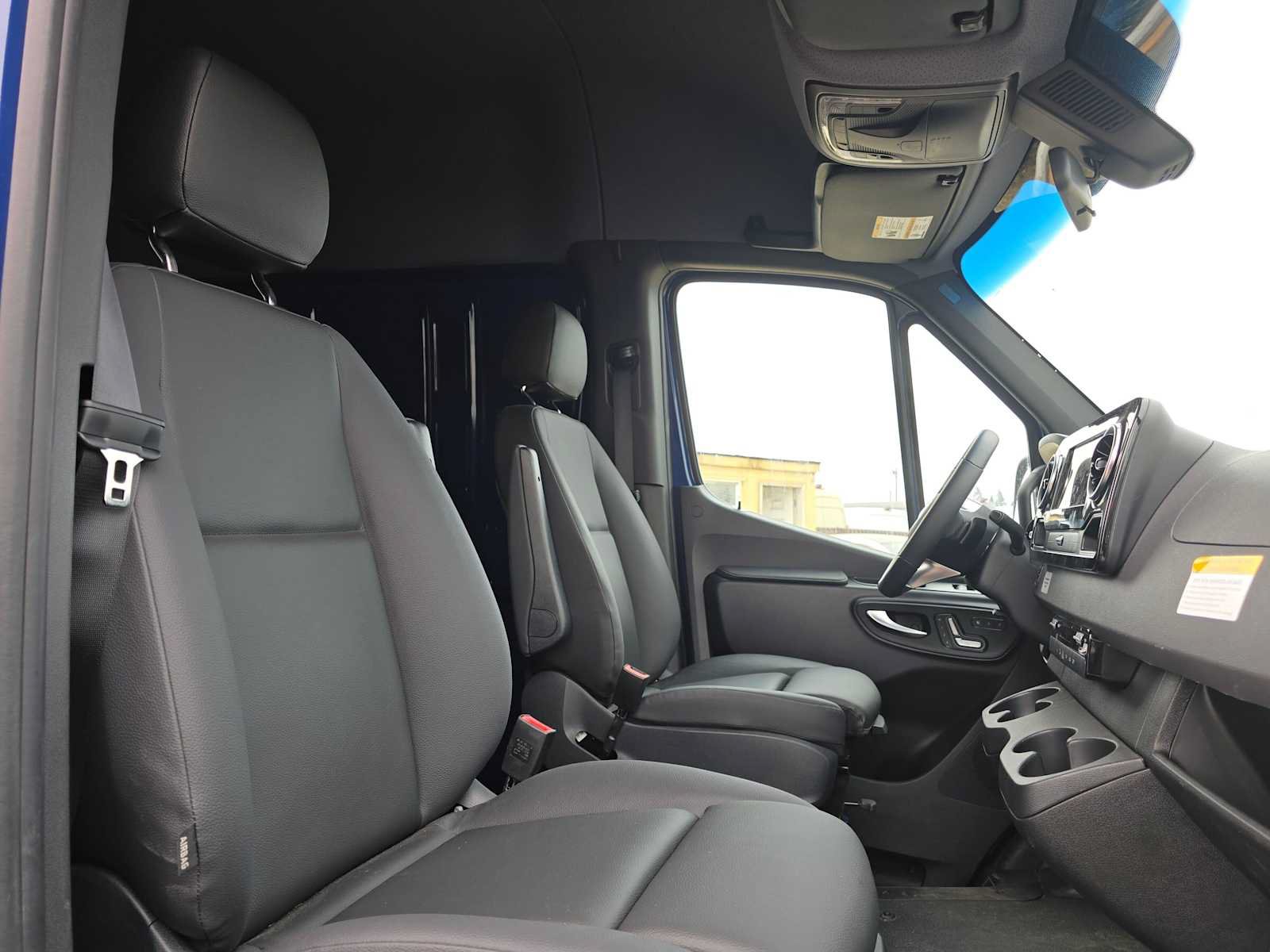Used 2026 Mercedes-Benz Sprinter 2500 image 12