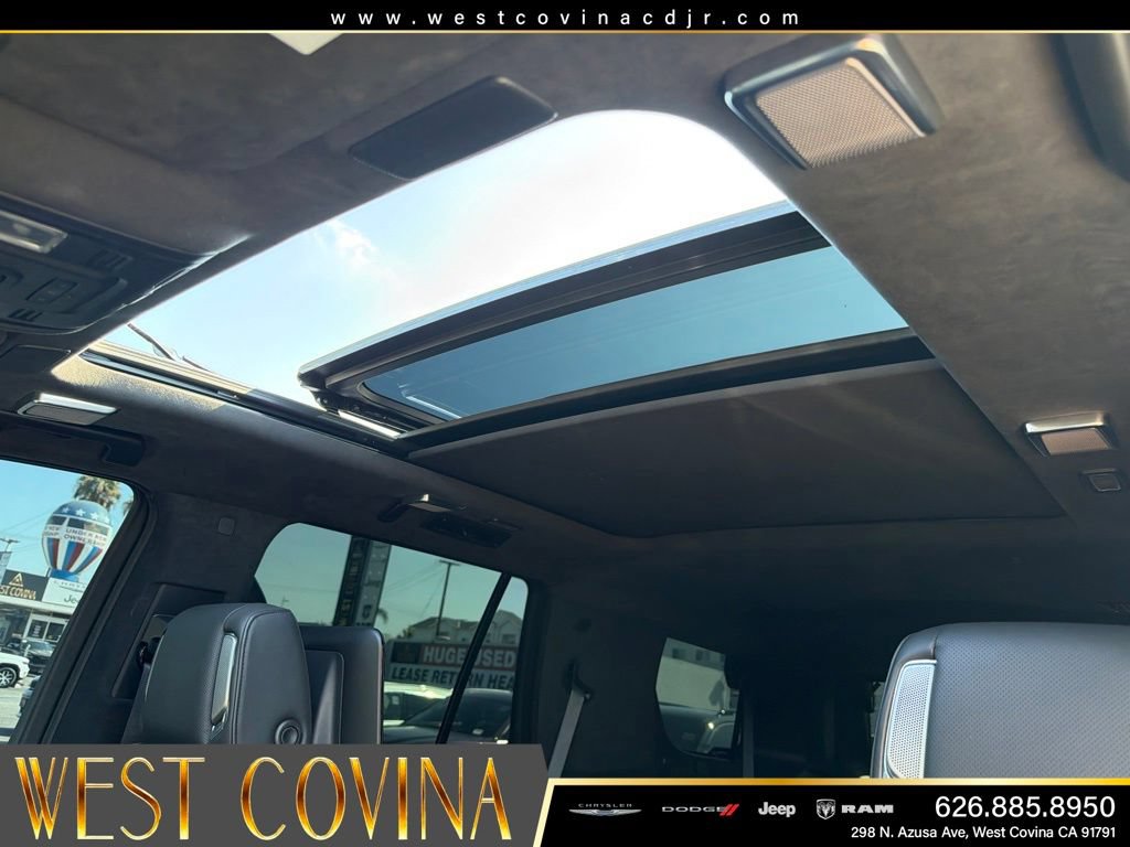 Used 2023 Cadillac Escalade V AWD/4WD image 18