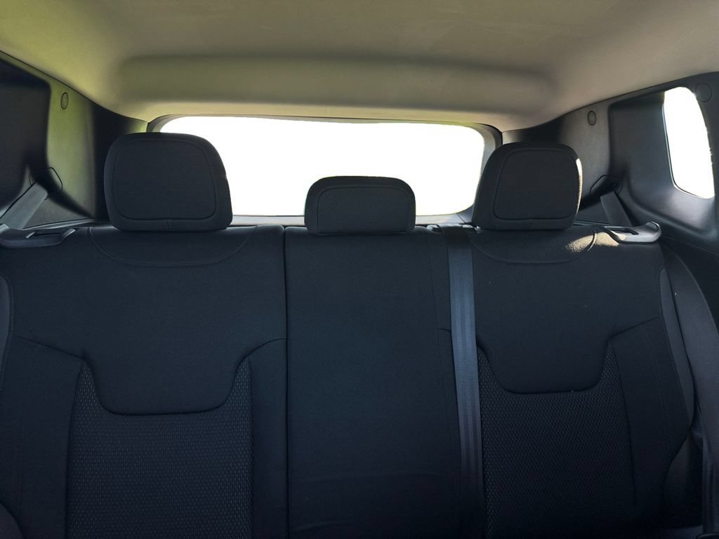 Used 2020 Jeep Renegade Altitude AWD/4WD image 14