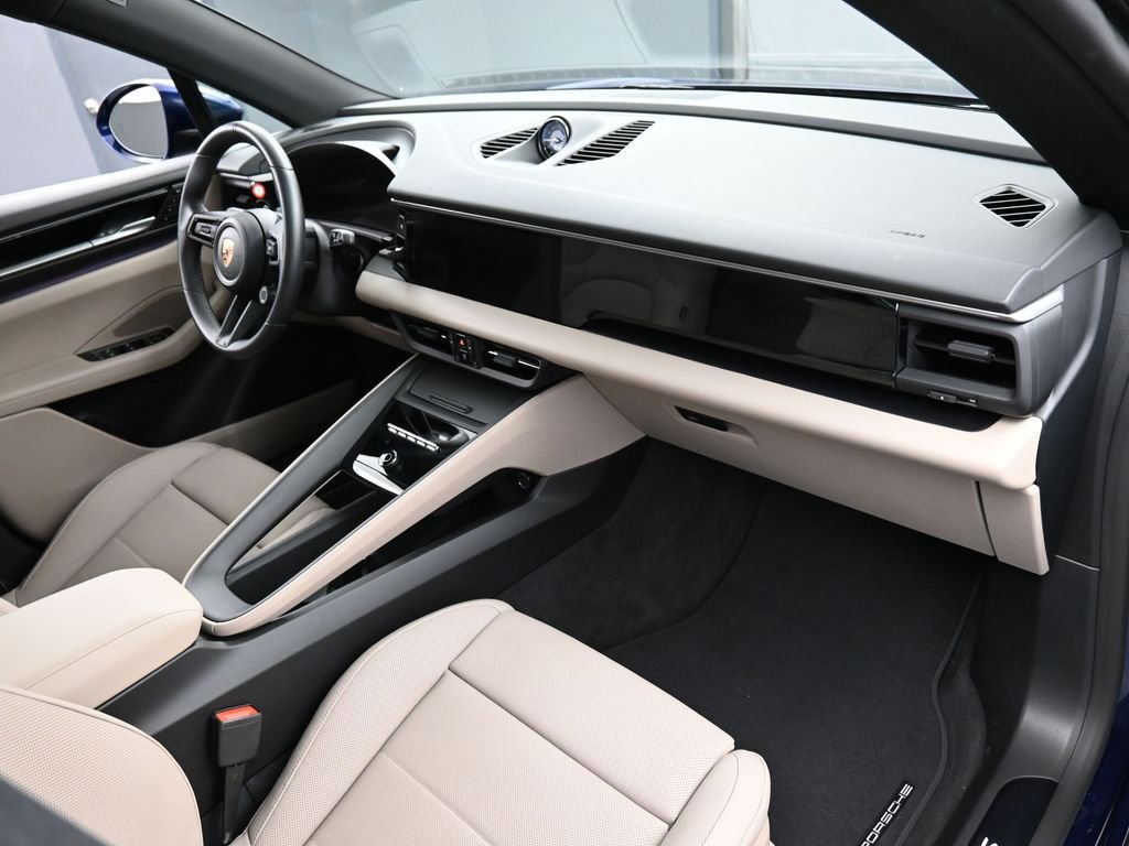 Certified 2025 Porsche Macan 4S Electric image 32