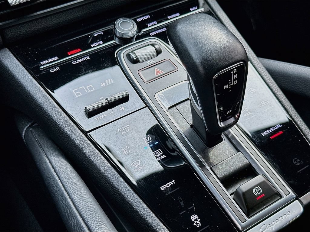 Certified 2023 Porsche Cayenne AWD/4WD image 18