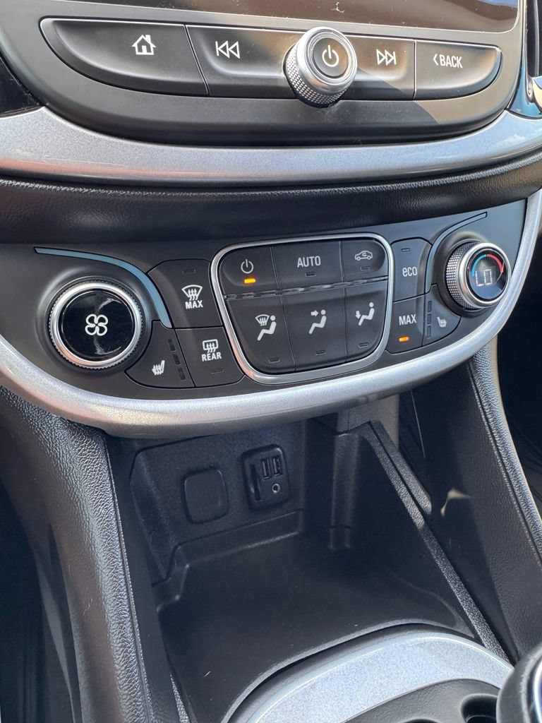 Used 2019 Chevrolet Volt LT w/ Comfort Package FWD image 17