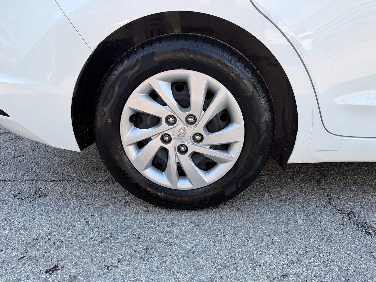 Used 2019 Hyundai Elantra SE w/ Cargo Package FWD image 34