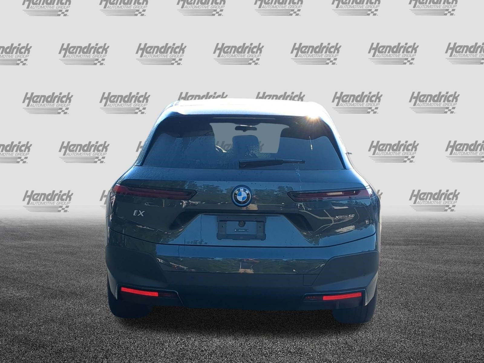 Used 2025 BMW iX xDrive50 w/ Premium Package AWD/4WD image 9
