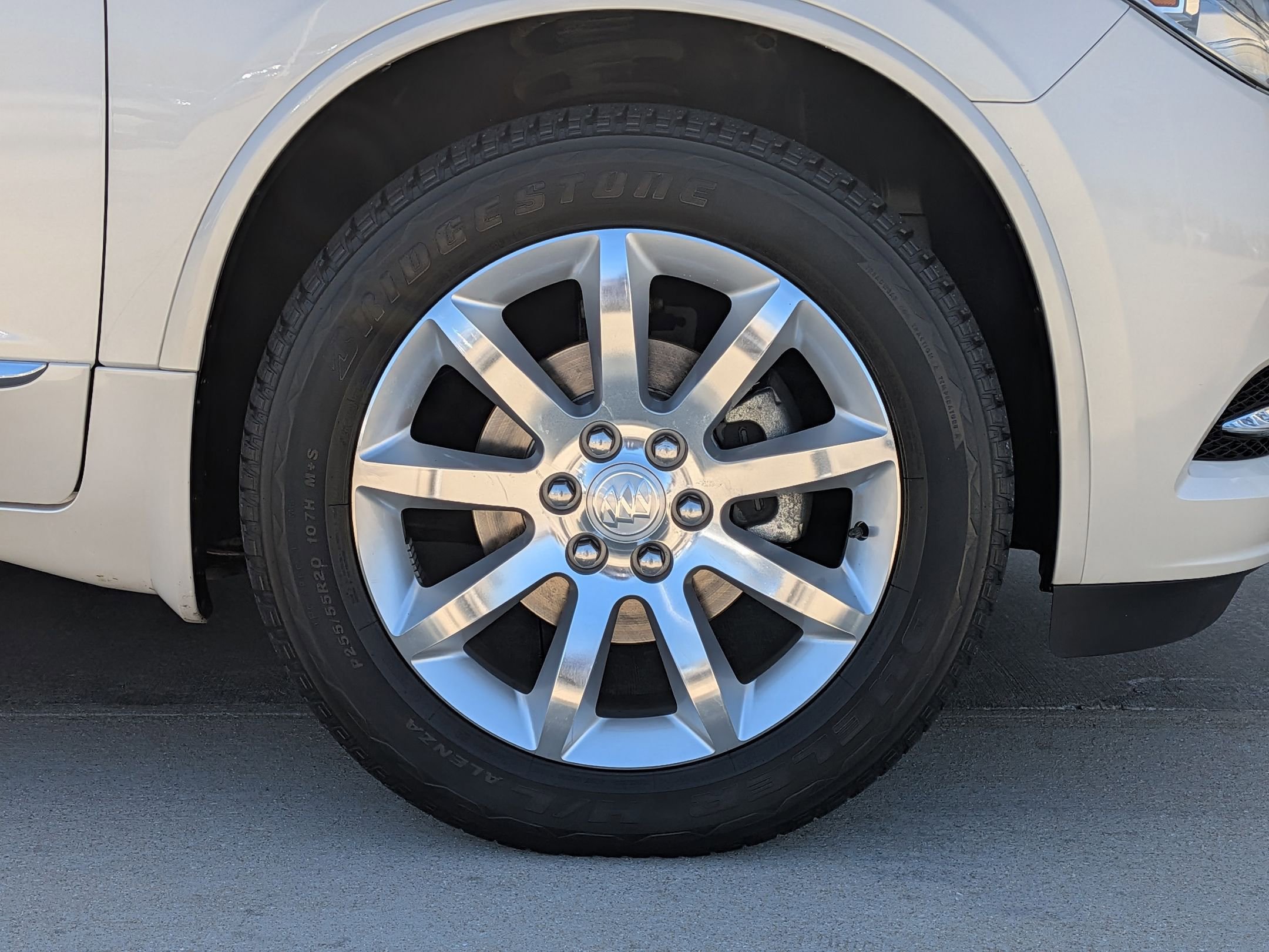 Used 2013 Buick Enclave Premium image 35