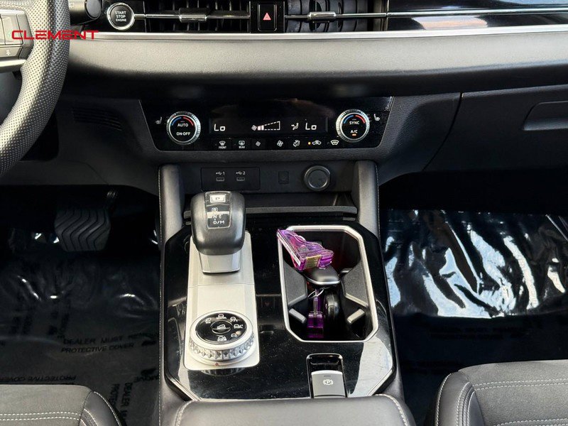 Used 2025 Mitsubishi Outlander SE AWD/4WD image 17