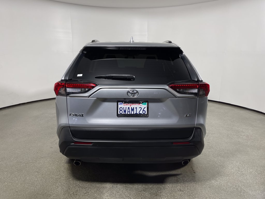Certified 2021 Toyota RAV4 LE FWD image 4