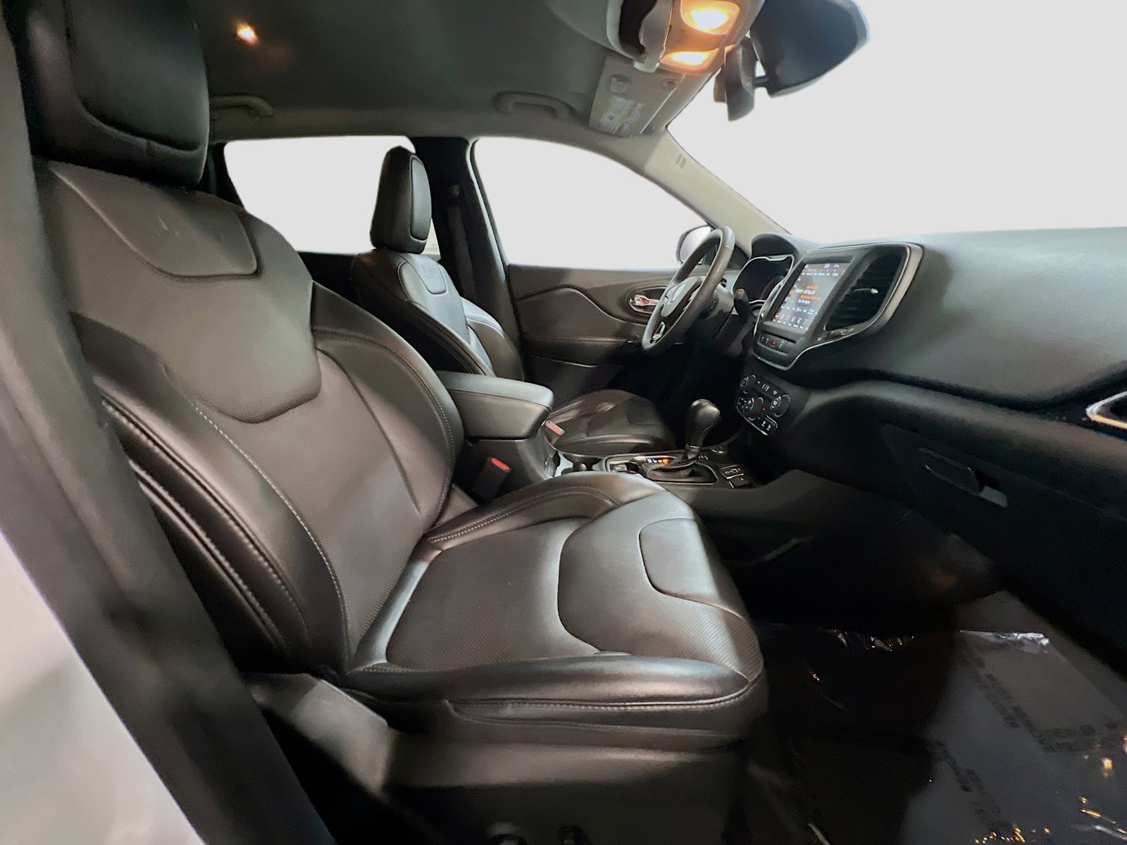 Used 2023 Jeep Cherokee Altitude Lux image 21