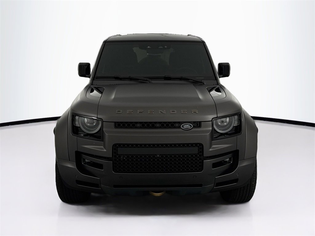 Used 2025 Land Rover Defender 110 image 2