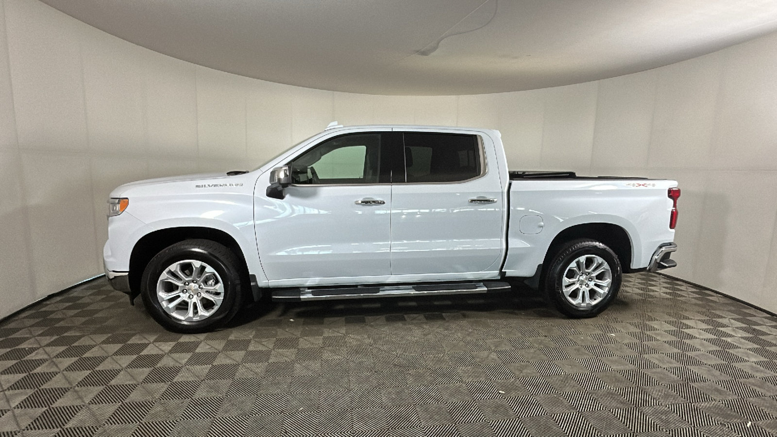 Used 2026 Chevrolet Silverado 1500 LTZ w/ LTZ Convenience Package II AWD/4WD image 7