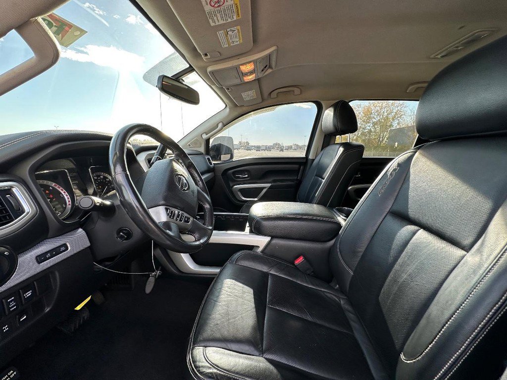Used 2016 Nissan Titan PRO-4X w/ Pro-4x Convenience Package AWD/4WD image 17