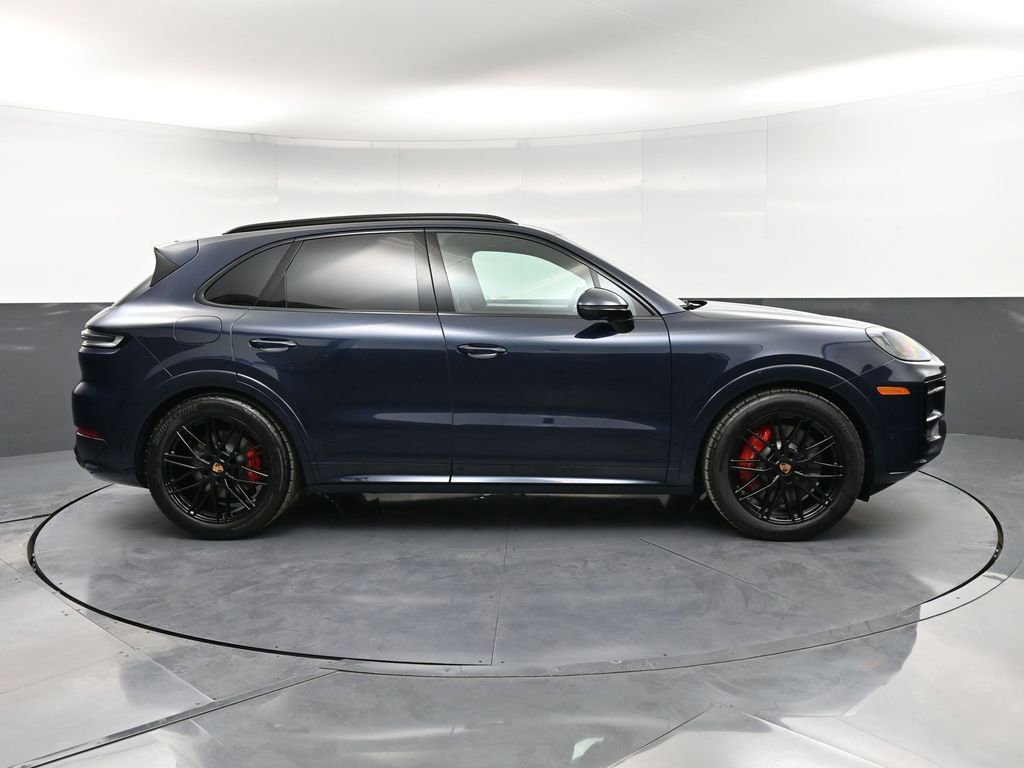 New 2026 Porsche Cayenne GTS image 9