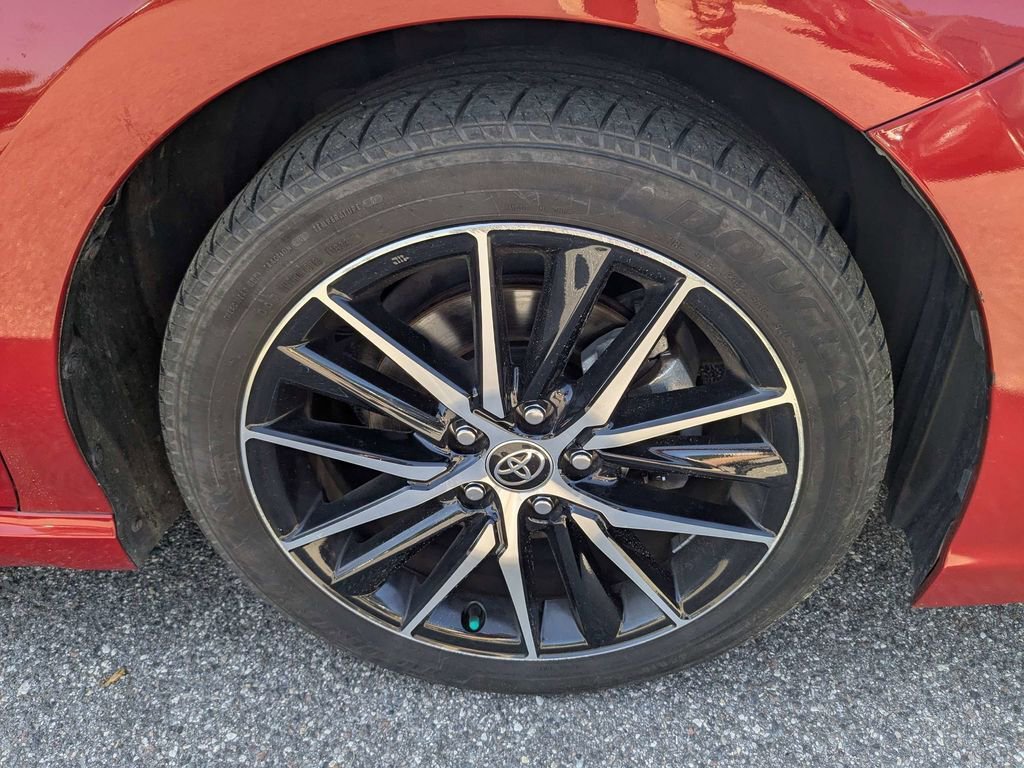 Used 2021 Toyota Camry SE image 11
